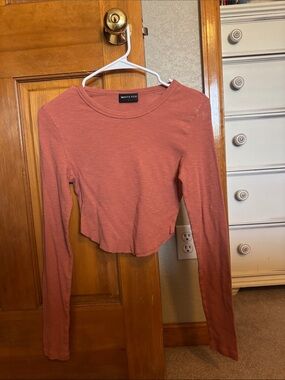 White Fox Boutique Cropped Long-Sleeve Top in Dusty Rose